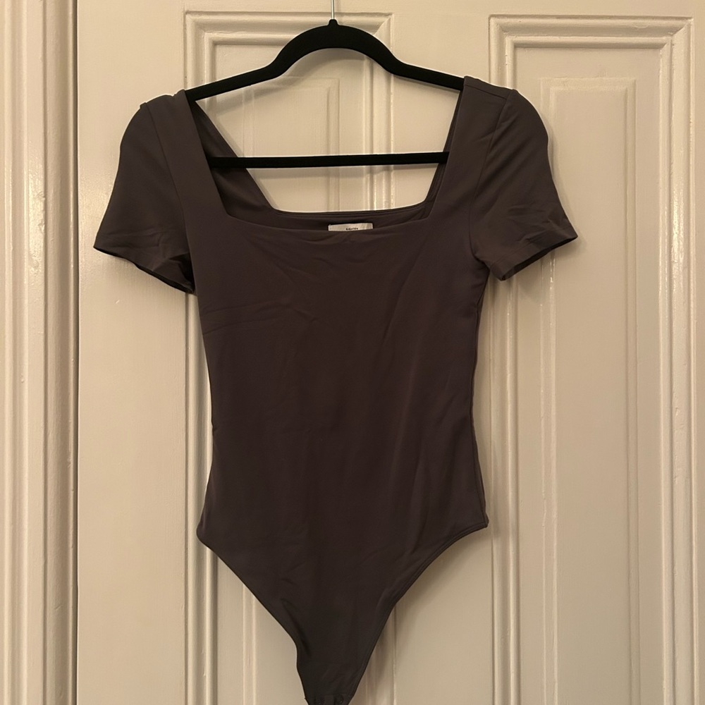 Aritzia Babaton Dark Gray Short Sleeve Bodysuit